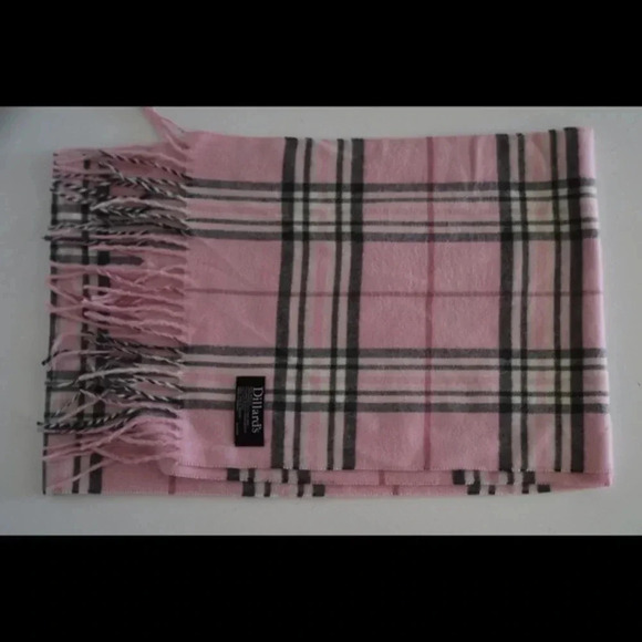 NWOT Dillard's pink plaid scarf - Picture 4 of 4